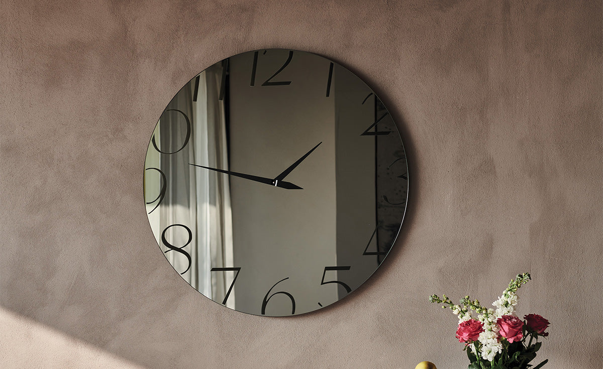 Moment Mirror — manufacturer room setting