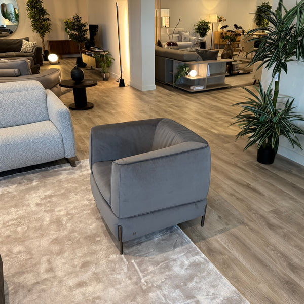 Natuzzi Italia Anteprima armchair - Dark Warm Grey — ex-display