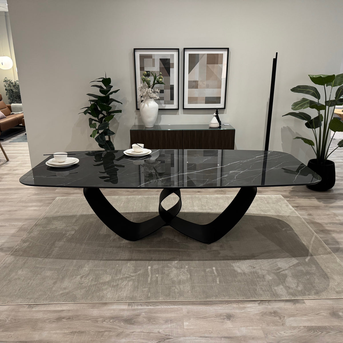 Calligaris Breeze Black Statuary dining table — actual showroom photograph