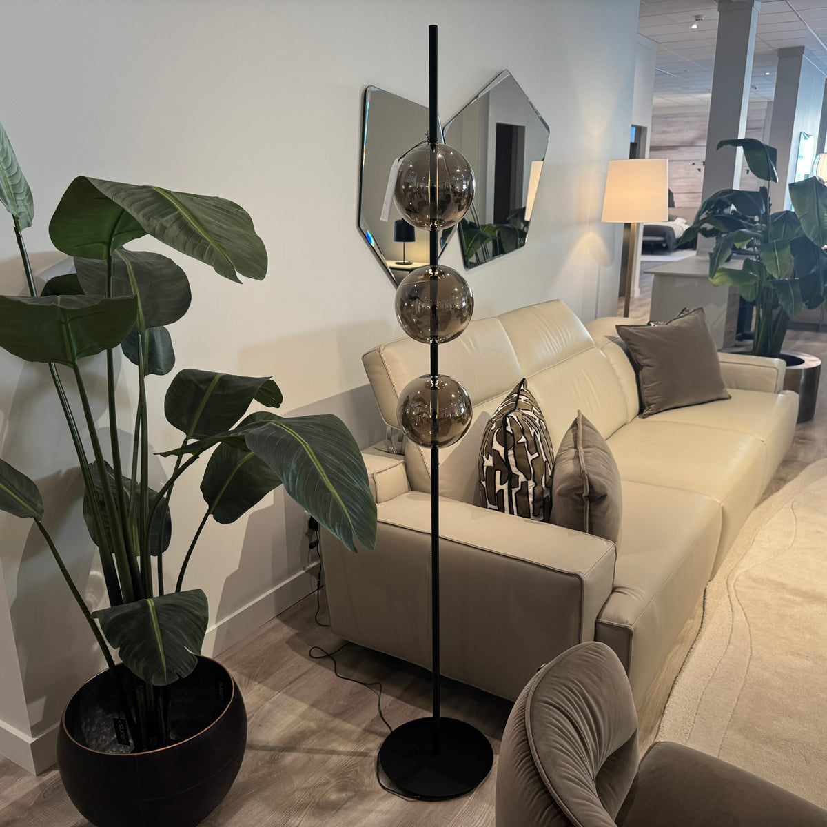Bontempi Sferatus black floor lamp — actual stock photograph; accessories excluded.