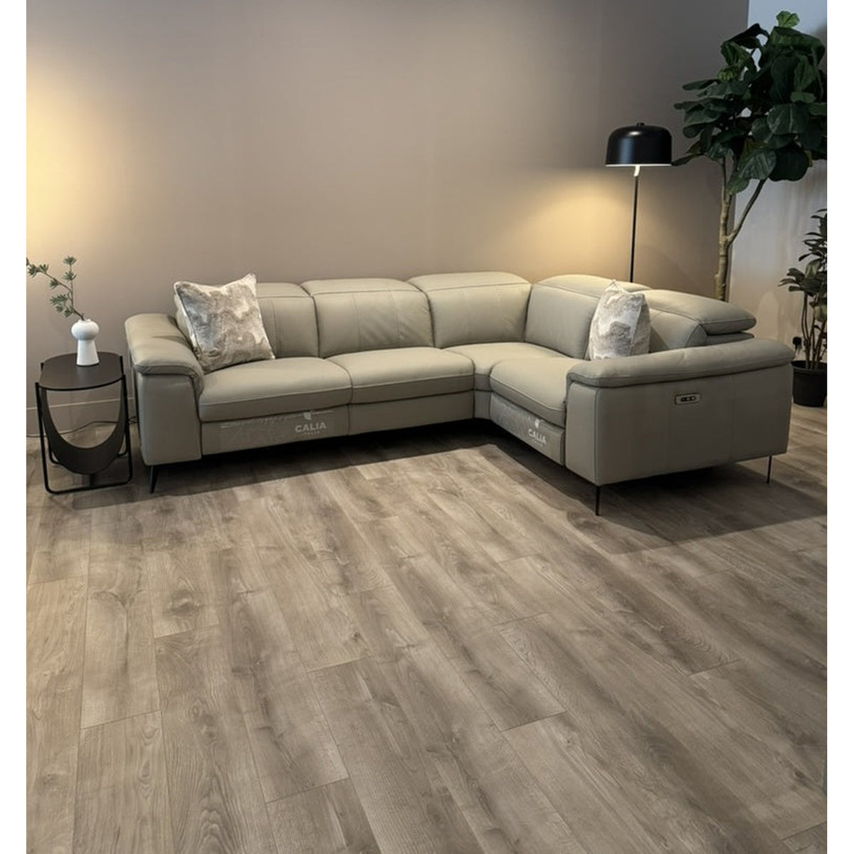 Calia Italia Panarea corner sofa in Tortora Bull leather — closed