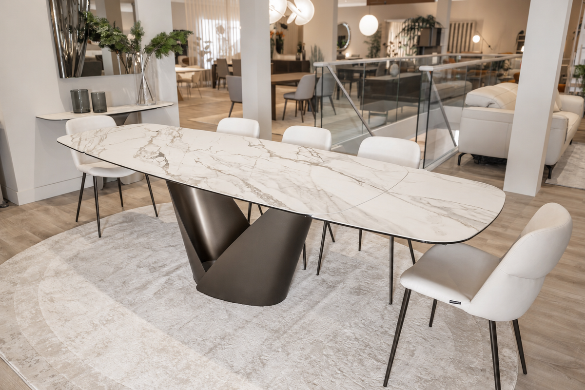 Calligaris Calla extending table and six Onda chairs — ex-display